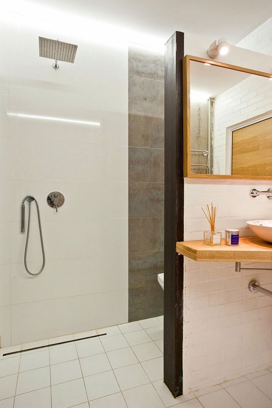 14Shower-area-of-the-small-bathroom-in-tile-and-concrete