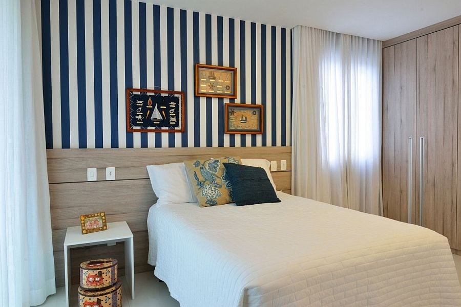 19Striped-accent-wall-for-the-small-bedroom