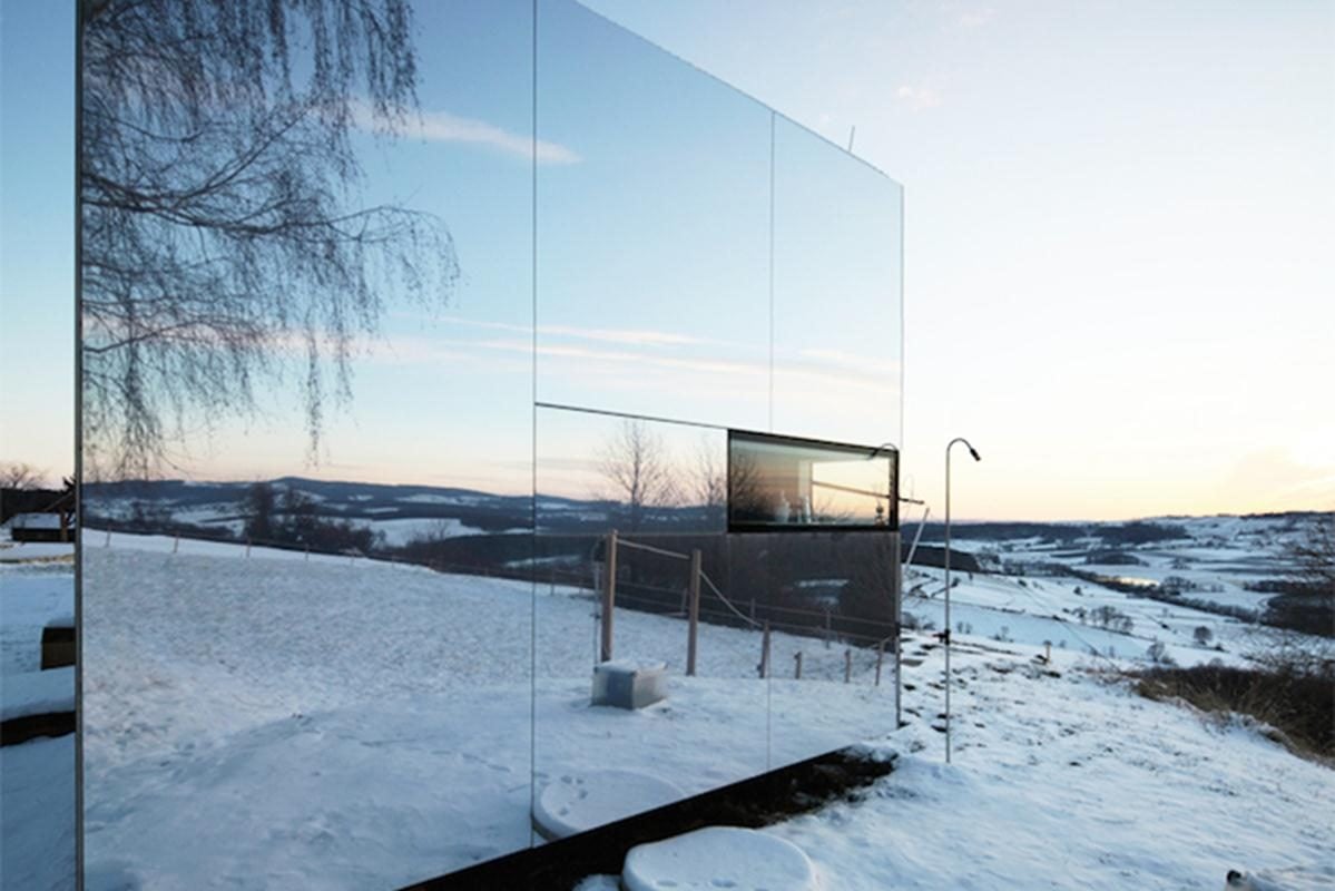 Delugan-Meissl-Associated-Architects-Mirrored-Tailor-Made-Casa-Invisibile-3-Copy