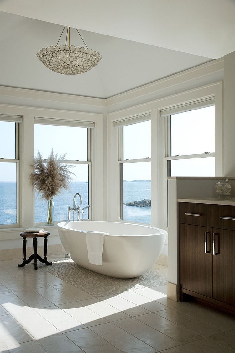 19Neutral-hues-let-the-view-on-offer-shine-through-in-the-master-bath