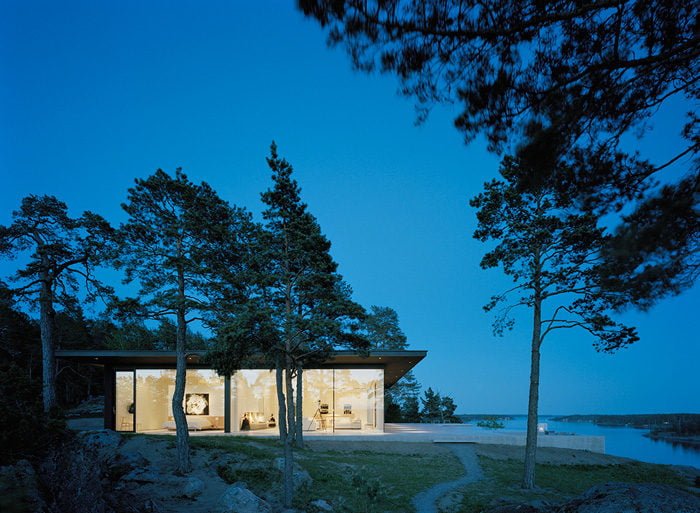 Modern-Lake-House-Exterior-1