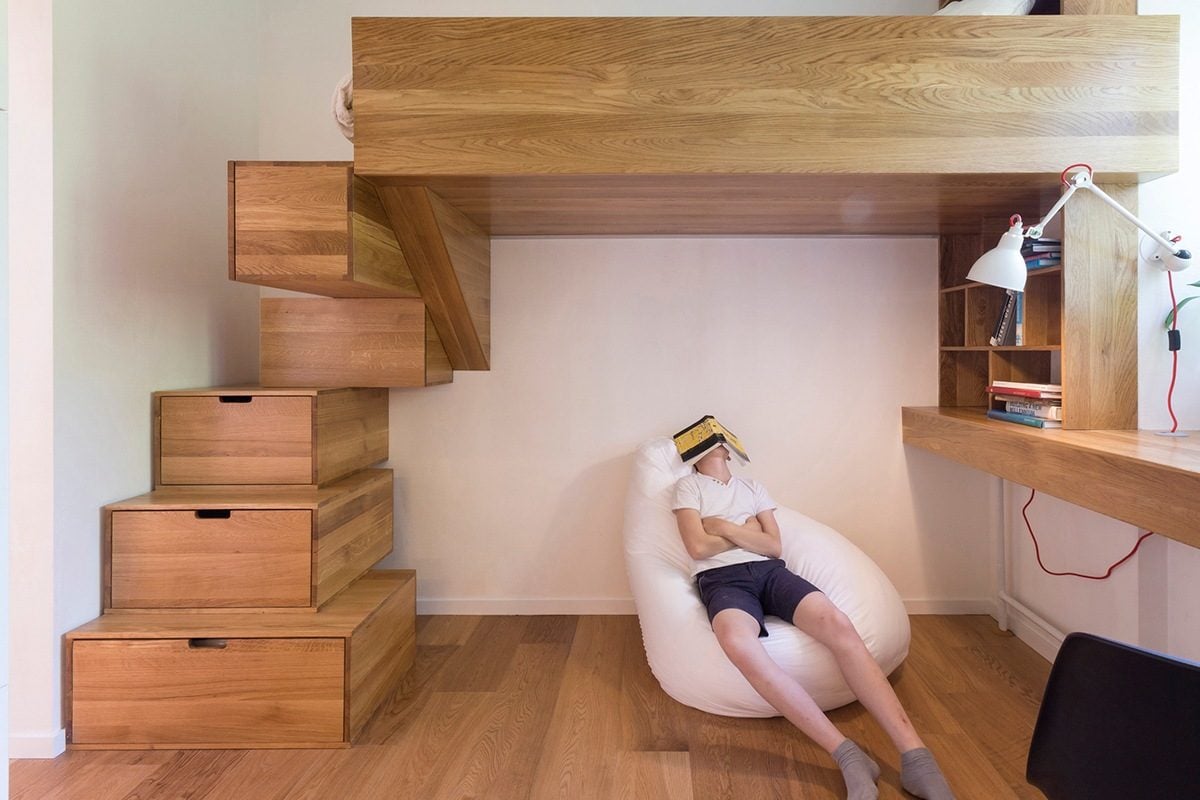 11kids-loft-bedroom-with-storage