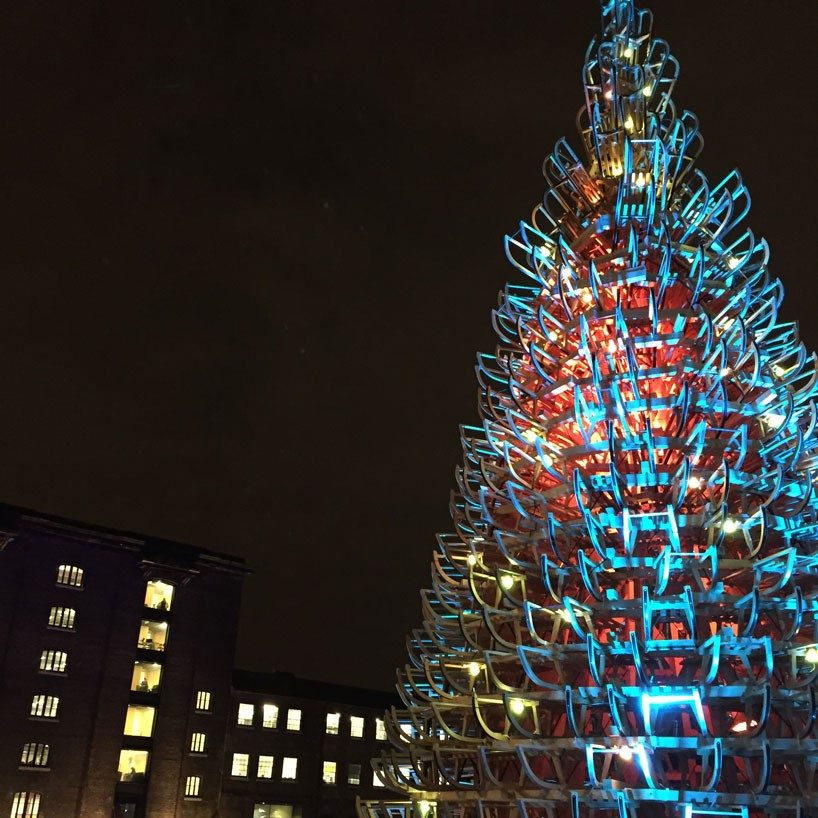hello-wood-christmas-tree-london-budapest-manchester-designboom-02-818x818